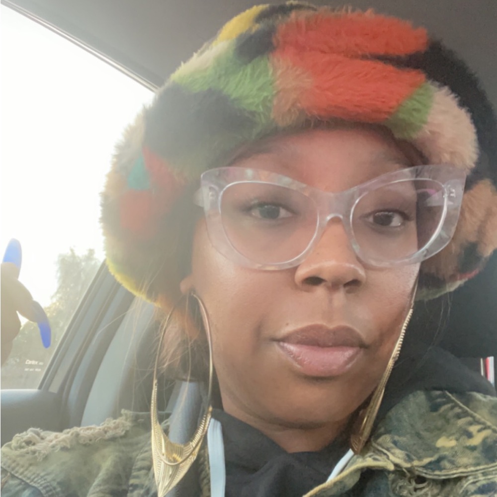 I’m Yonte’! Just a free spirit who loves fashion and deals 💗